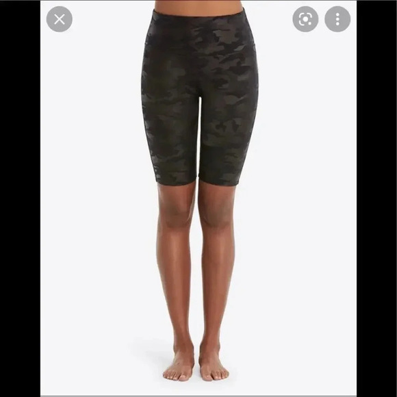 SPANX Pants - SPANX Black Camo Bike Shorts size Small
